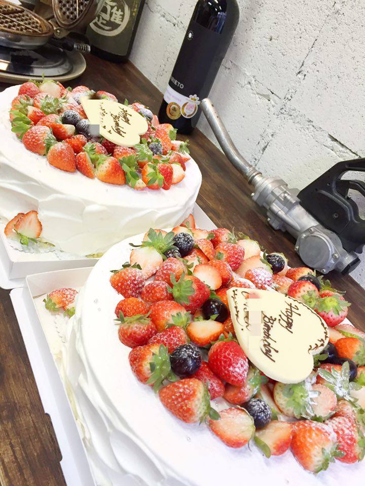 いつでも大人気のいちごのウェディングケーキ。いちごケーキの人気の秘密