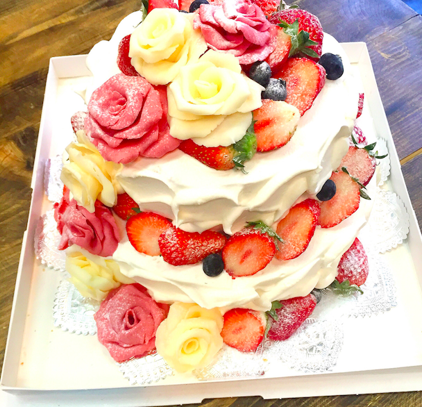 女子の夢のオーダーメイドケーキ！ケーキにバラを飾ると喜ばれる３つの理由。