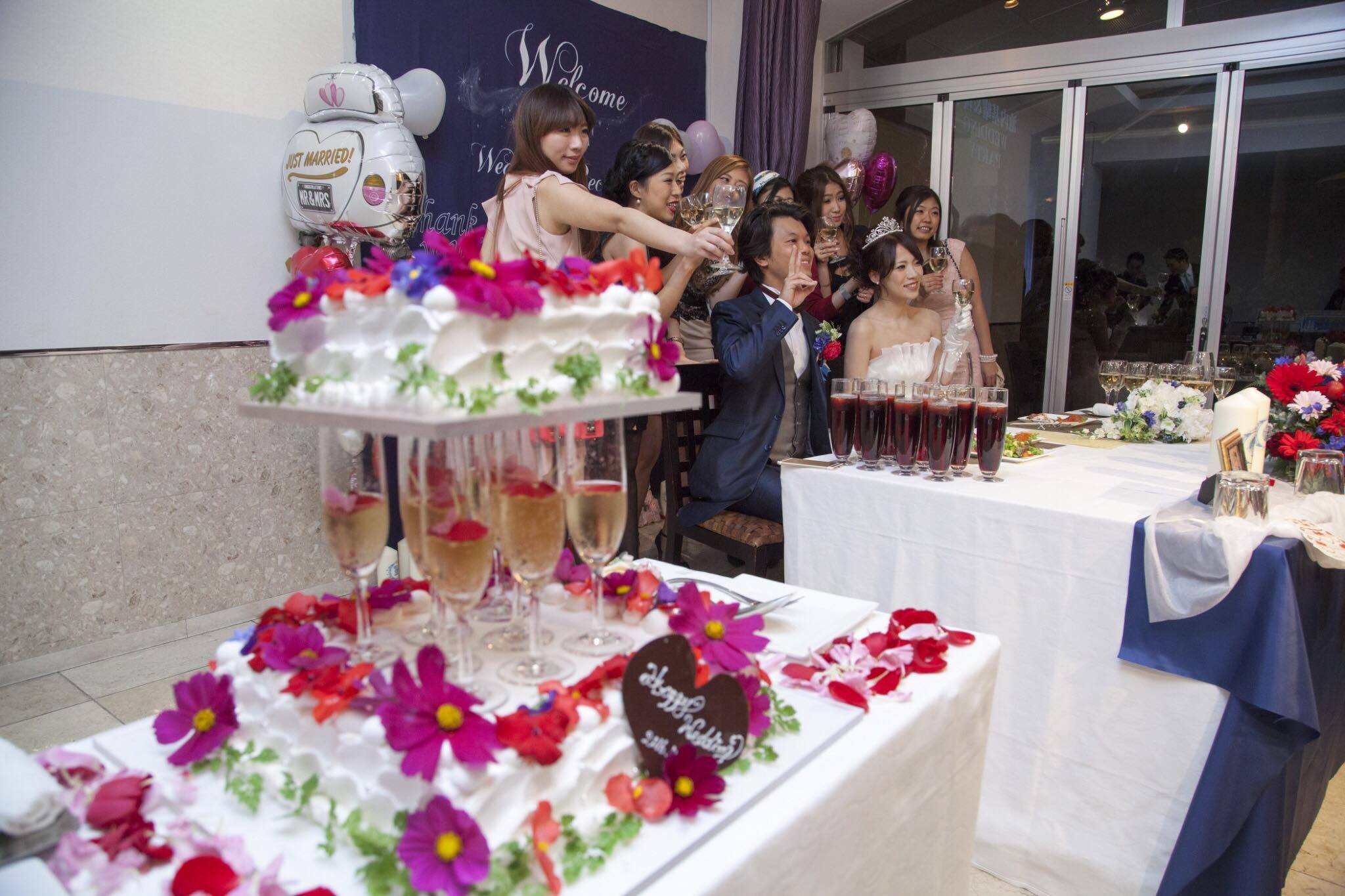 オーダーメイドウェディングケーキ事例:エディブルフラワー×シャンパンケーキ!!!